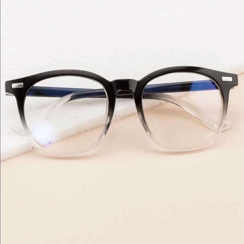 Gradient frame glasses with case